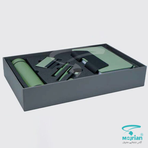 باکس ست مدیریتی R121 شامل سررسید اروپایی، فلاسک، جاکارتی، جاسوئیچی و قلم فلزی
