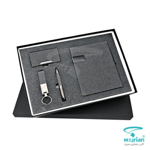 ست مدیریتی O9158 شامل سالنامه وزیری، جاکارتی، جاسوئیچی و خودکار رنگ مشکی در هاردباکس شیک
