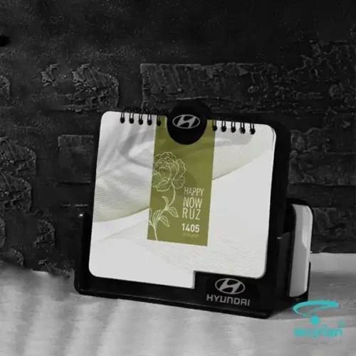 تقویم رومیزی پلکسی K9436 رنگ مشکی با ابعاد 13*15 سانتی متر، صحافی فنری، داخله گلاسه 250 گرم