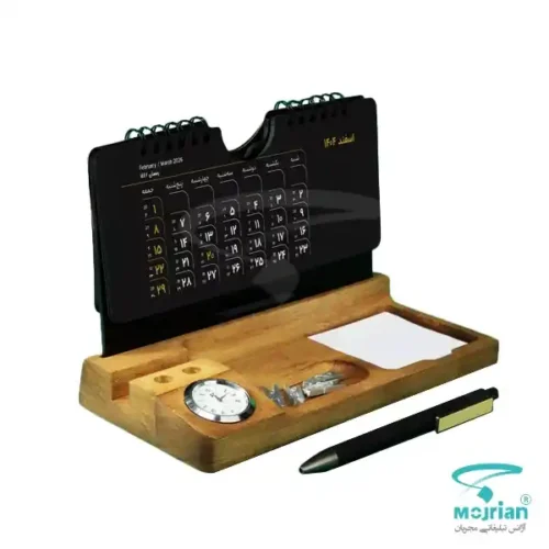 تقویم رومیزی چوب گردو R1101A تقویم رومیزی پایه چوبی با جعبه و ساعت پایه: چوبی با جاخودکار و جاموبایل چاپ لوگو: لیزر - طلاکوب جنس برگه: گلاسه  ابعاد پایه: 14*22 سانتی متر ابعاد صفحه: 9*20 سانتی متر نوع چاپ برای تیراژ 500 به بالا: تصاویر کارفرما بر روی تمام برگه ها و پایه ها