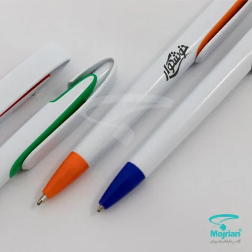 خودکار پلاستیکی تبلیغاتی N2515 با جوهر آبی، رنگ بندی سفید (آبی، قرمز، سبز، نارنجی)، مکانیزم فشاری، چاپ روی بدنه خودکار، گیره خودکار